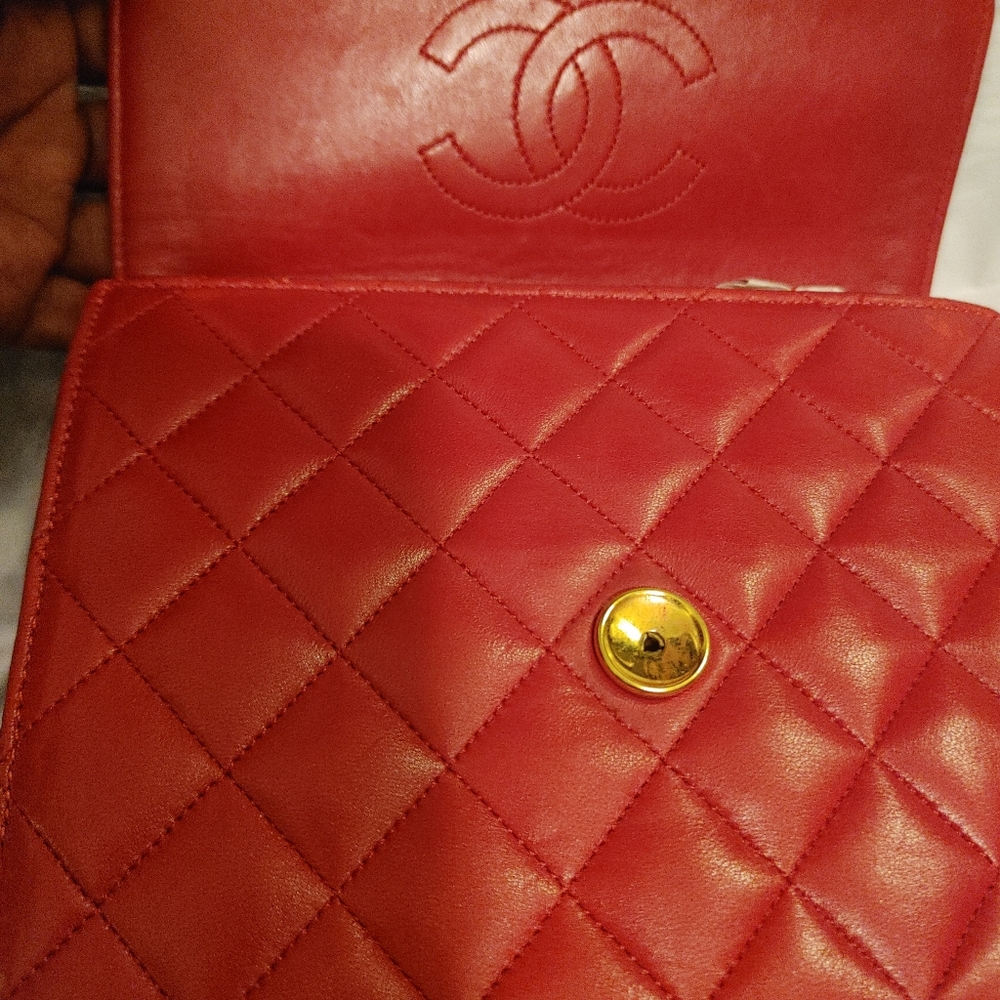 Chanel - Picture 2 of 2